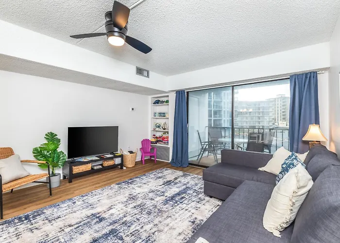 Beachside Getaway Updated 1br With Wi-fi & Pool Holiday home *