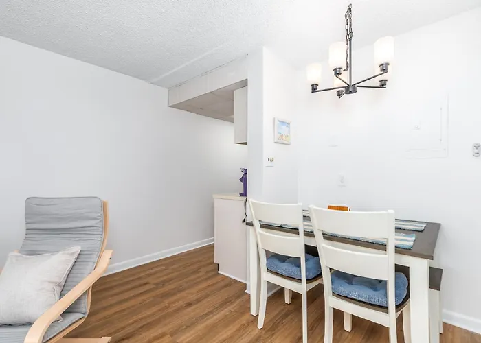 Beachside Getaway Updated 1br With Wi-fi & Pool
