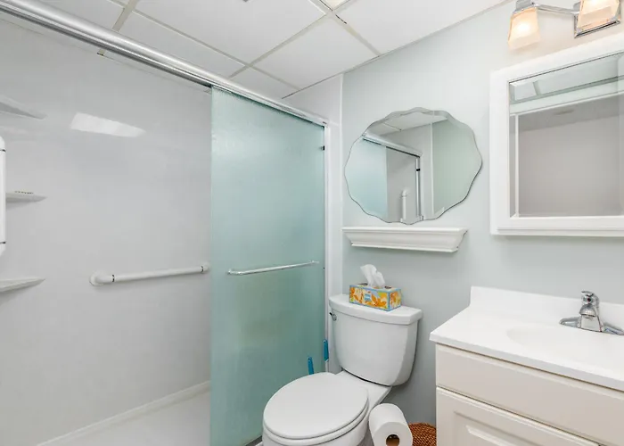 Beachside Getaway Updated 1br With Wi-fi & Pool Holiday home