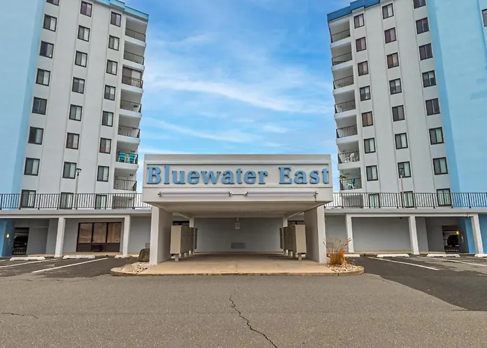 Holiday home Beachside Getaway Updated 1br With Wi-fi & Pool