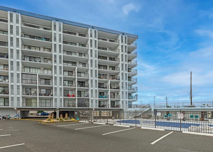 Holiday home Beachside Getaway Updated 1br With Wi-fi & Pool Ocean City